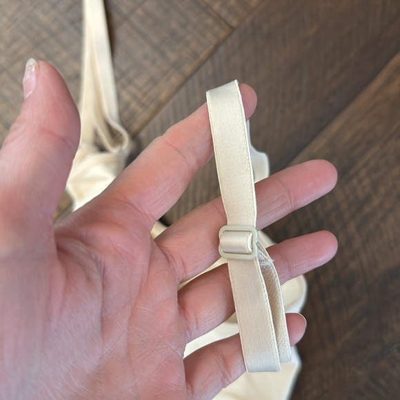 SKIMS Seamless Sculpt Thong Bodysuit in Nude - Picture 8 of 8